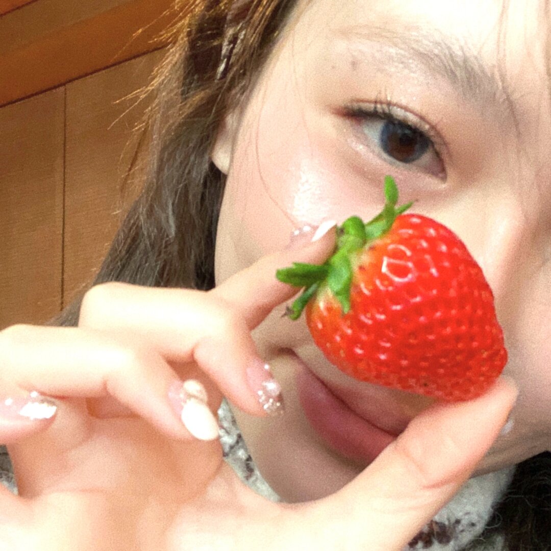《神秘女子大闹品牌活动，自称与某影帝有私生子》配图